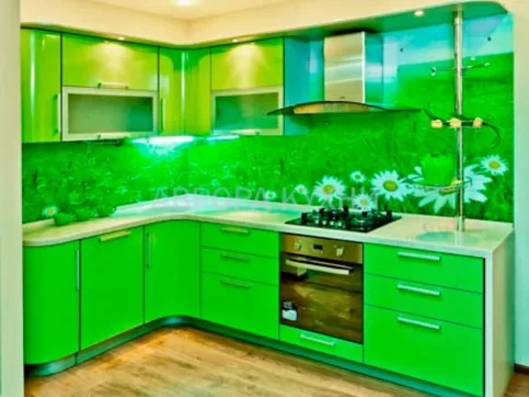 Кухня зеленого цвета  "Блеск-1 арт.8" мдф глянец