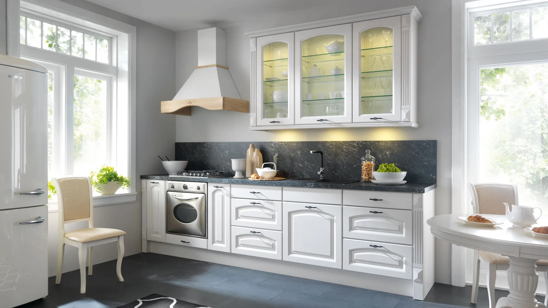 Прямой белый кухонный гарнитур с витражами "Антарес арт.1" МДФ матовый