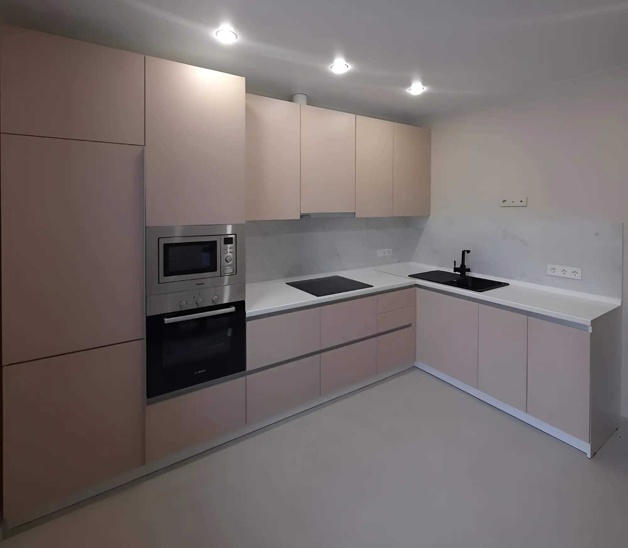 Кухня "Аманда арт.5" профиль Gola