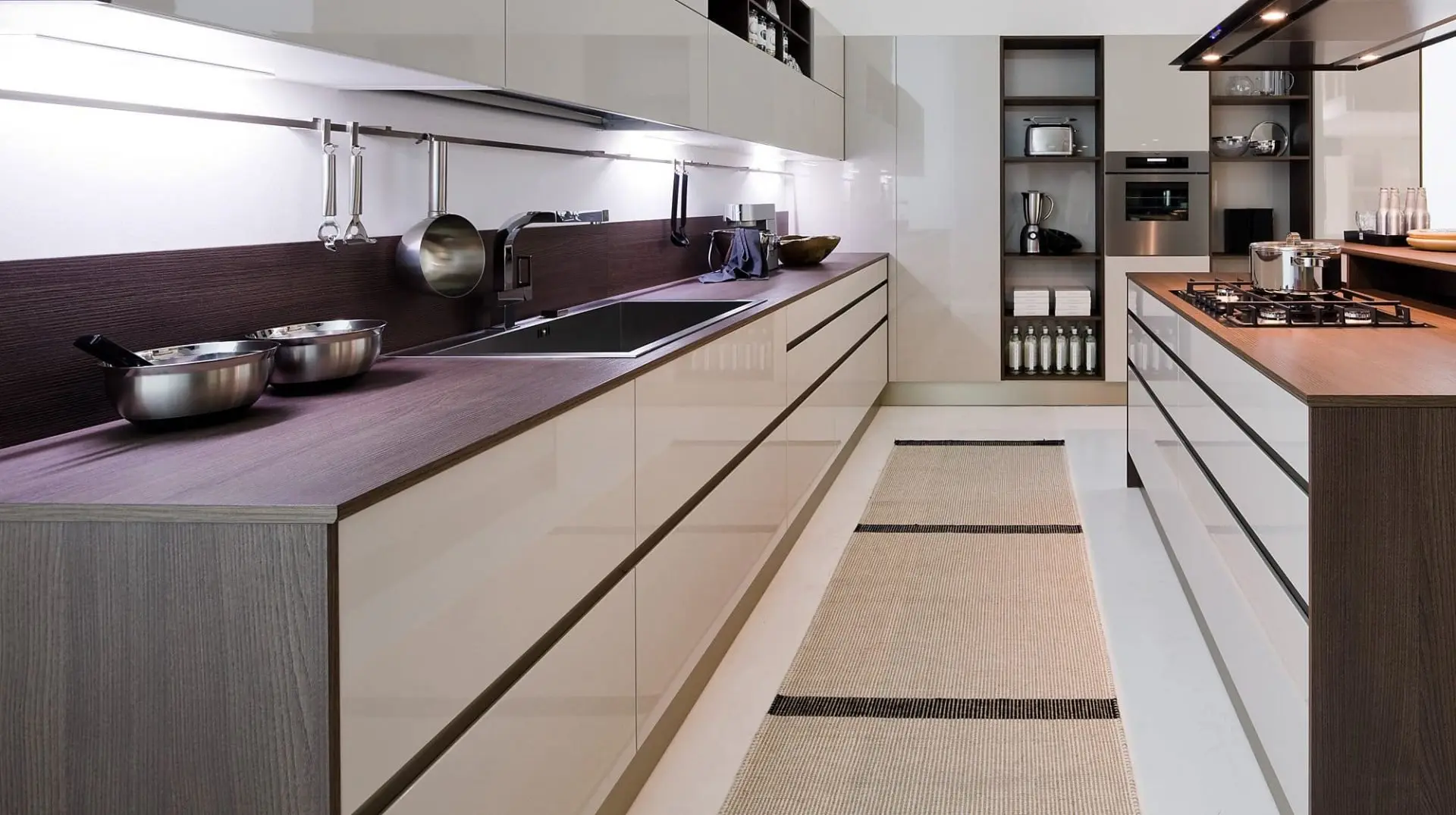 Кухня "Сида арт.13" мдф глянец ручка профиль Gola