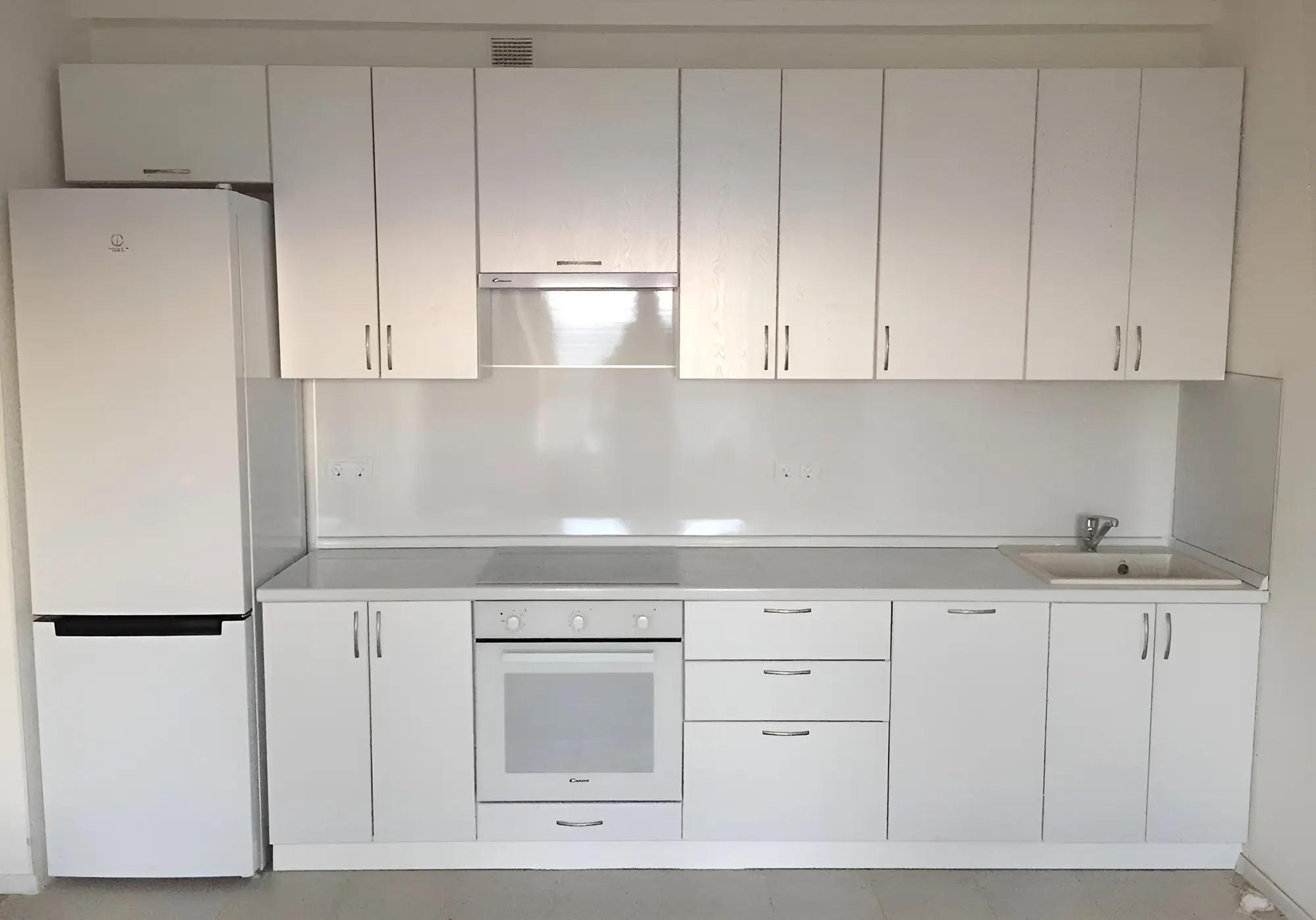 Белая кухня "Идея арт.3" мдф