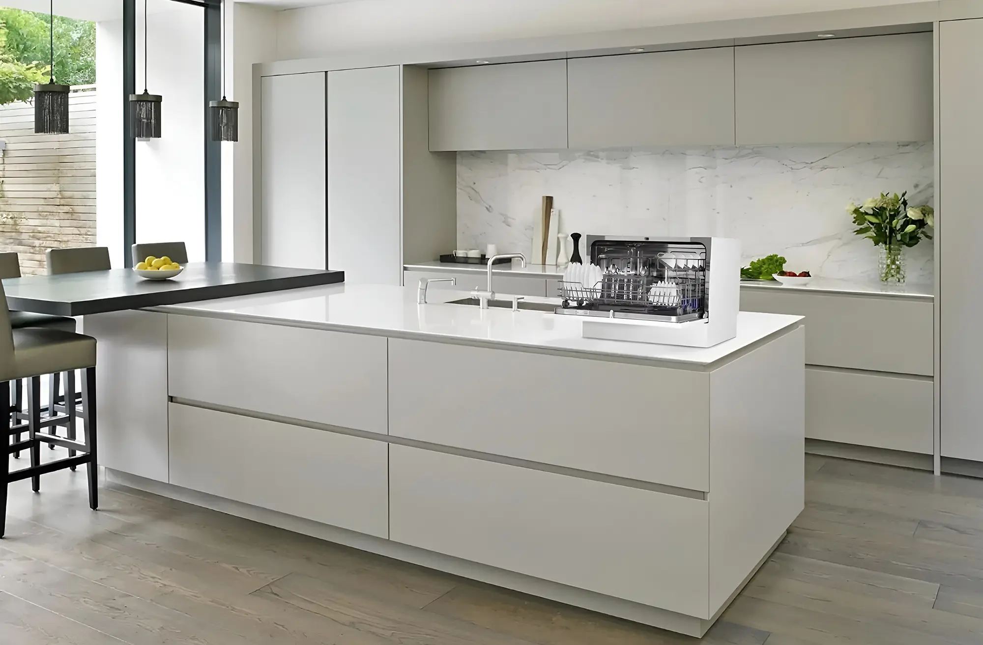 Кухня "Лаура арт.14" мдф матовый профиль Gola